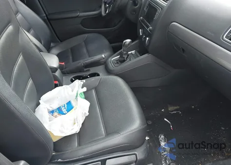 2017 Volkswagen Jetta 1.4T Se из США, поврежденный, VIN 3VWDB7AJ6HM239523